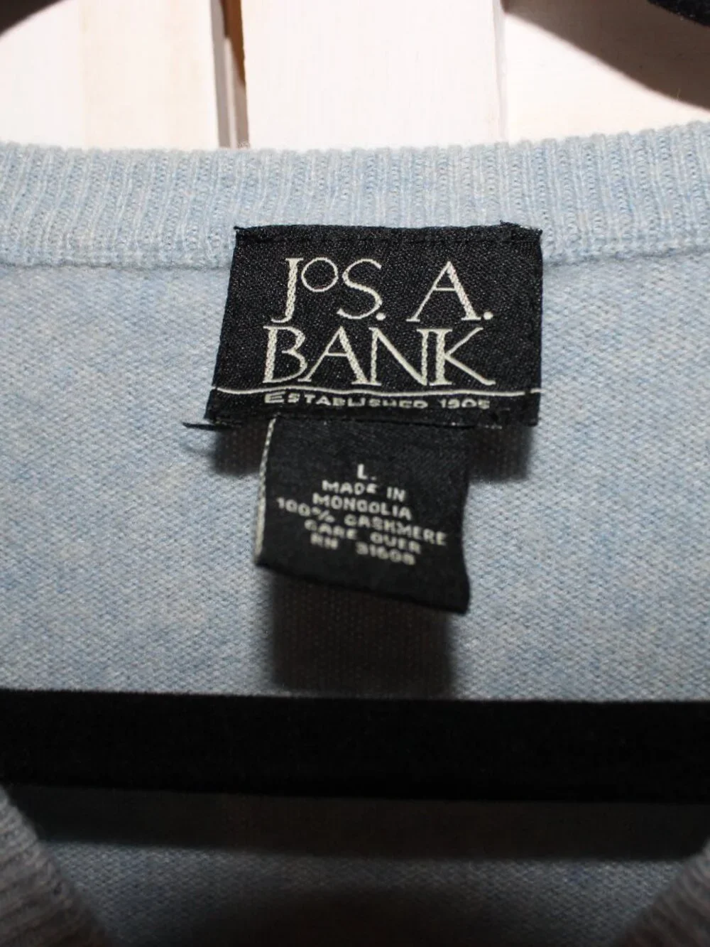 Jos A Bank 100% Cashmere Sweater Blue V-Neck Men’s LargeJos